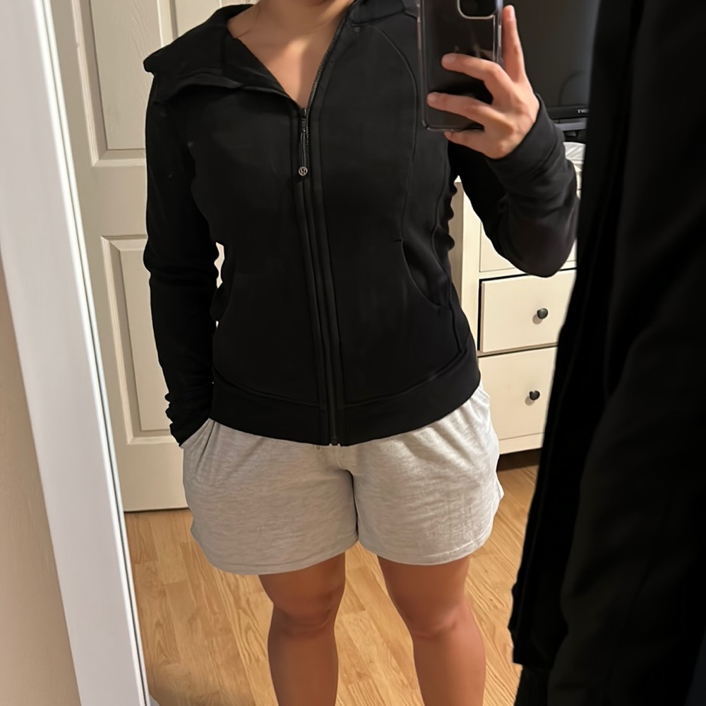 Lululemon black scuba hoodie size 6